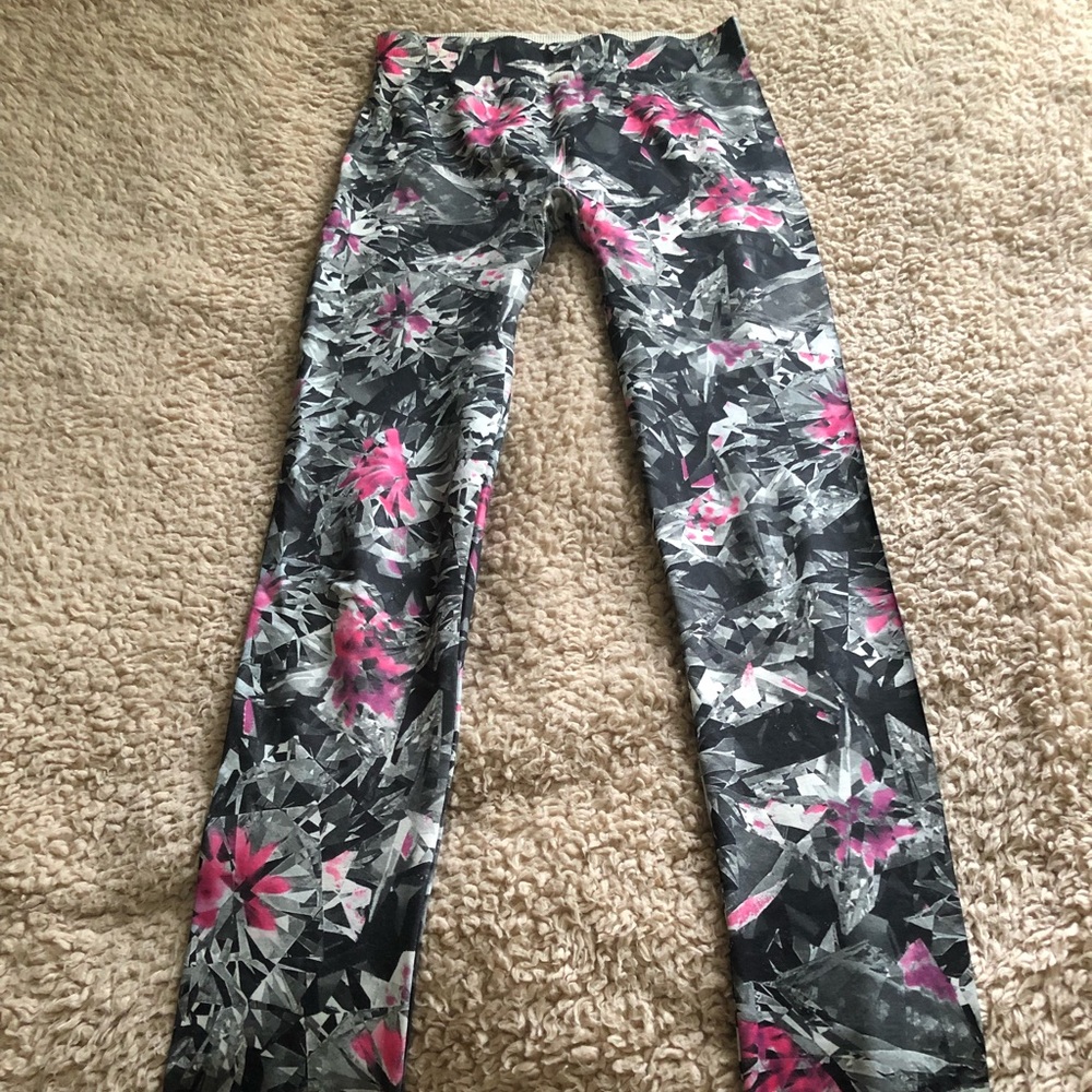 Sleek Pink/Black/White Diamond Leggings